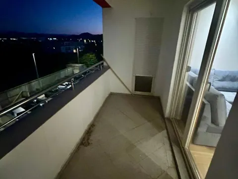 Prodaja, dvosoban stan, 80m², City Kvart, Podgorica - image 12