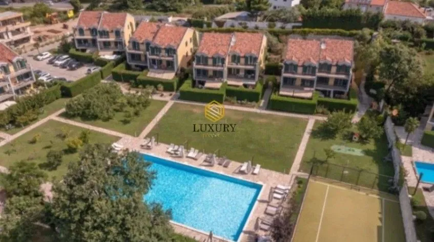 Sale, apartment, 176m², Lastva Grbaljska, Kotor