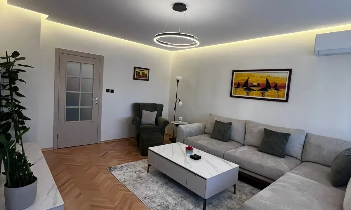 Izdavanje, trosoban stan, 103m², Preko Morače, Podgorica