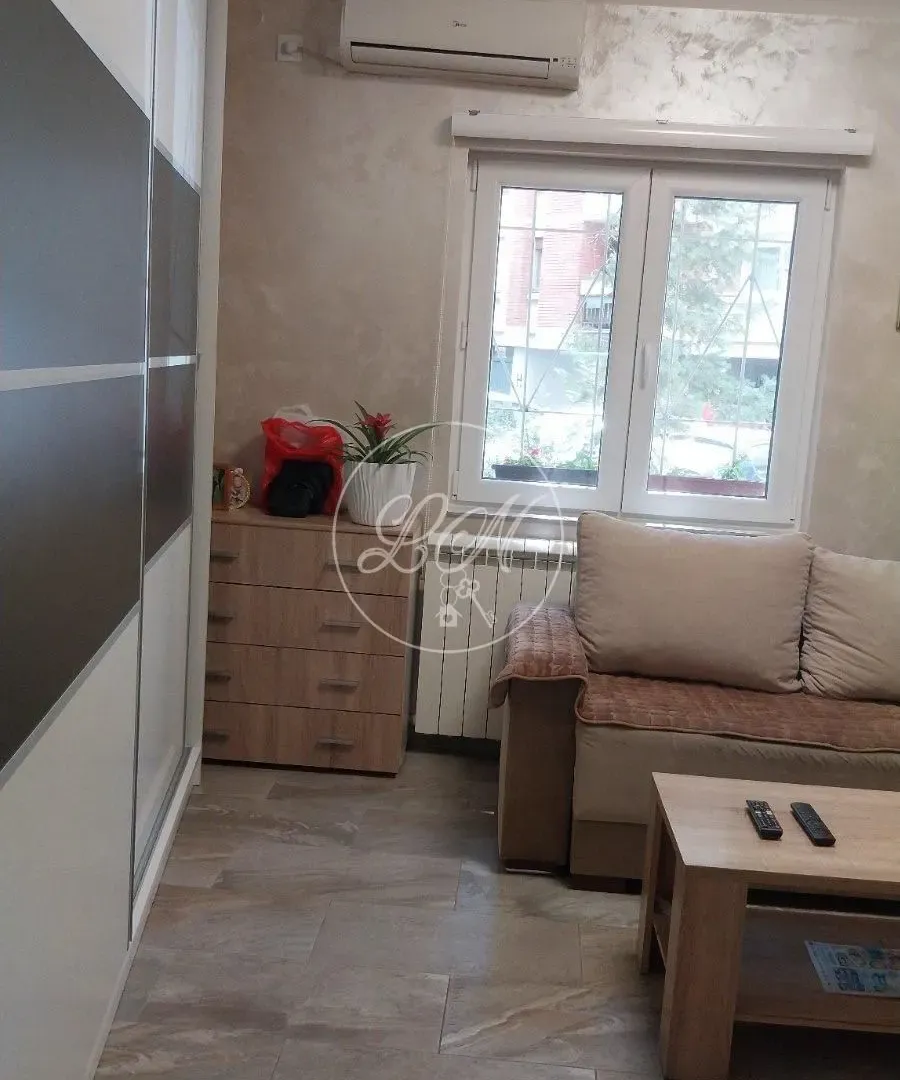 Prodaja, dvosoban stan, 37m², Zemun Centar, Zemun Sve Podlokacije