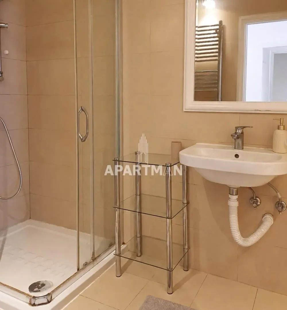 Prodaja, trosoban stan, 68m², Stari Grad, Beograd