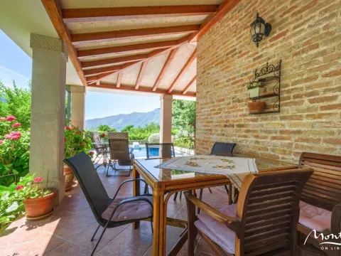 Sale, house, 305m², Orahovac, Kotor - image 12