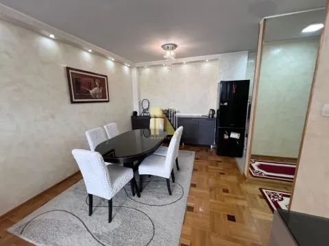 Izdavanje, četvorosoban stan, 102m², Bulevar Evrope, Novi Sad Sve Podlokacije - image 4