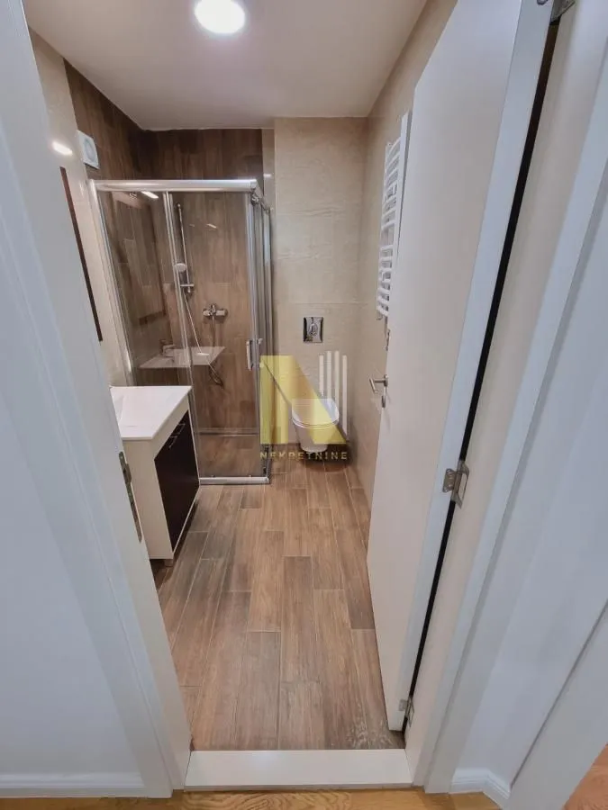 Prodaja, trosoban stan, 63m², Bulevar patrijarha Pavla, Novi Sad Sve Podlokacije
