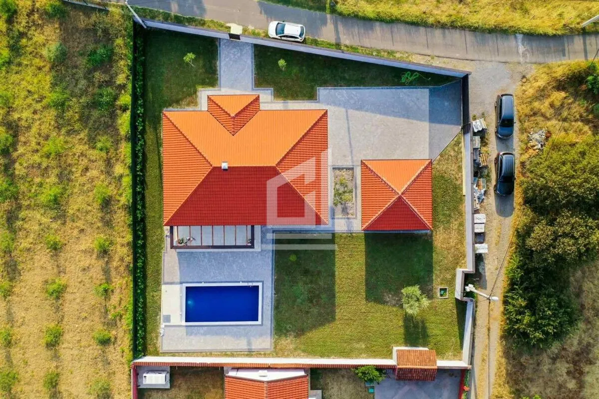 Prodaja, kuća, 200m², Podgorica, Crna Gora