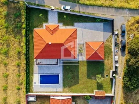 Prodaja, kuća, 200m², Podgorica, Crna Gora - image 32