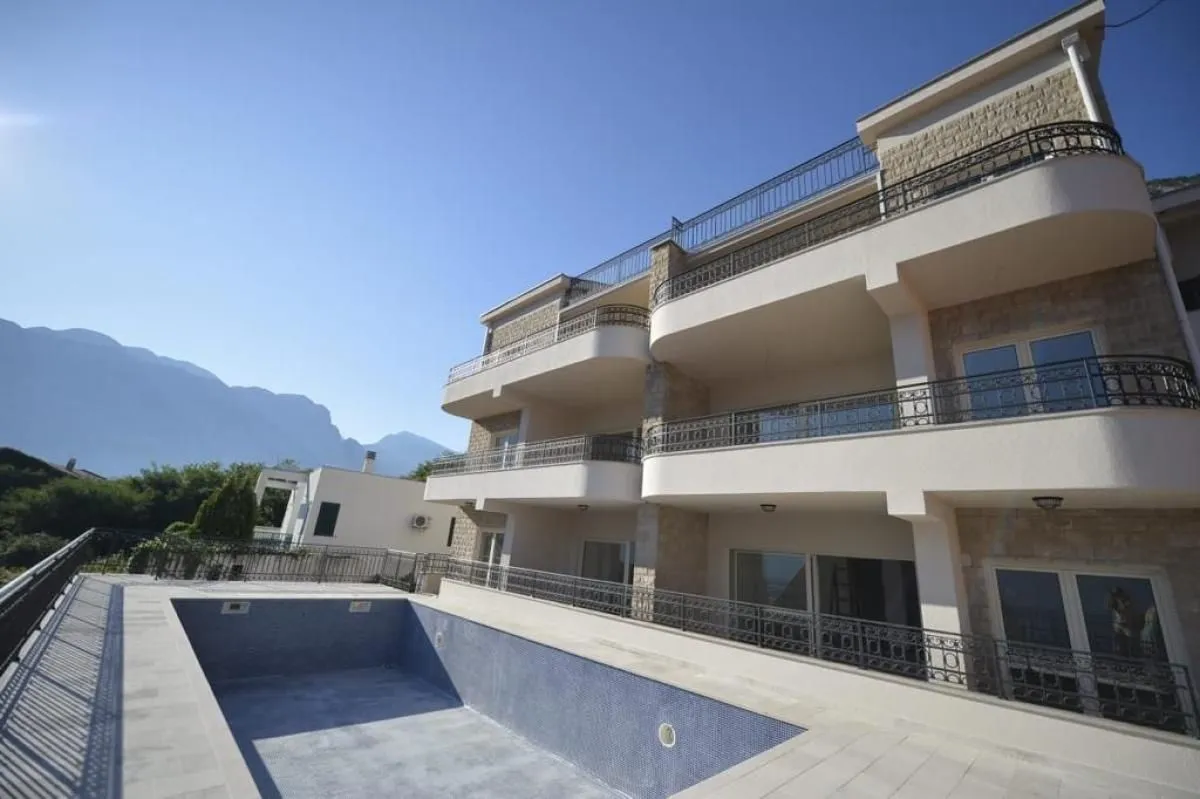 Prodaja, dvosoban stan, 100m², Kotor, Crna Gora