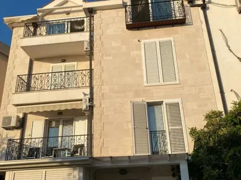 Sale, four bedroom apartment, 82m², Sveti Stefan, Budva - image 15