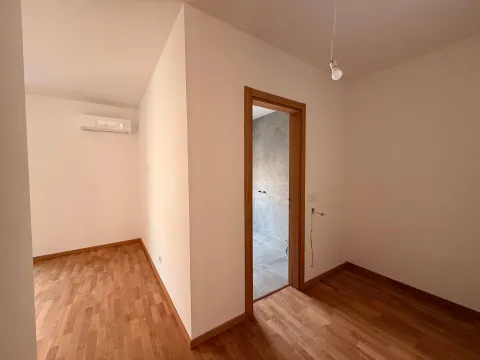Sale, two bedroom apartment, 64m², Bečići, Budva - image 9