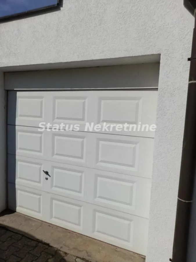 Prodaja, kuća, 250m², Lipov gaj, Novi Sad Sve Podlokacije