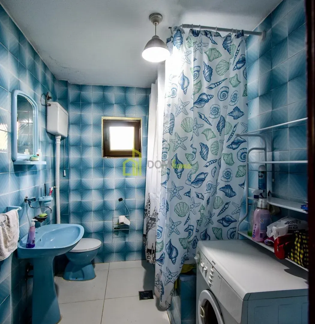 Sale, house, 370m², Tološi, Podgorica