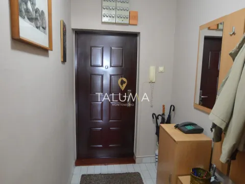 Sale, two bedroom apartment, 75m², Tuški Put, Podgorica - image 9