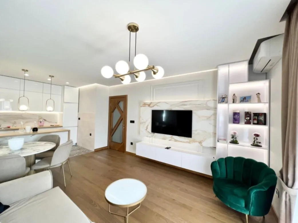 Izdavanje, dvosoban stan, 75m², Podgorica, Crna Gora