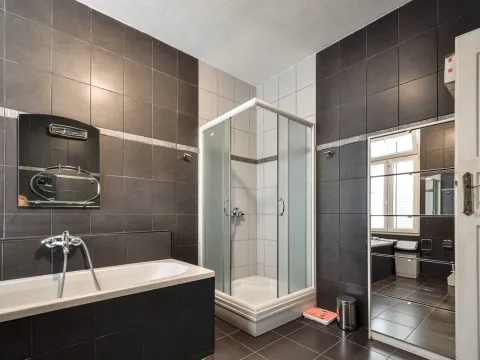 Prodaja, kuća, 240m², Tivat, Crna Gora - image 13