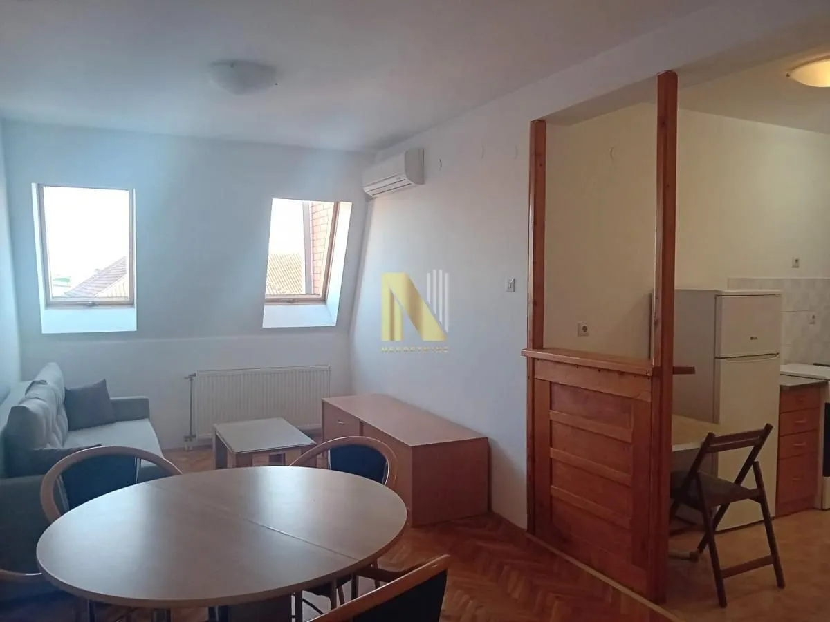 Izdavanje, dvosoban stan, 45m², Centar, Novi Sad