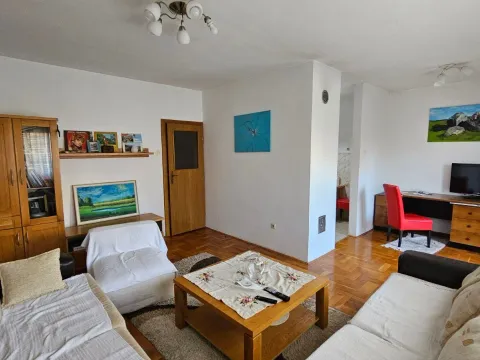 Izdavanje, dvosoban stan, 71m², Stari Aerodrom, Podgorica - image 14
