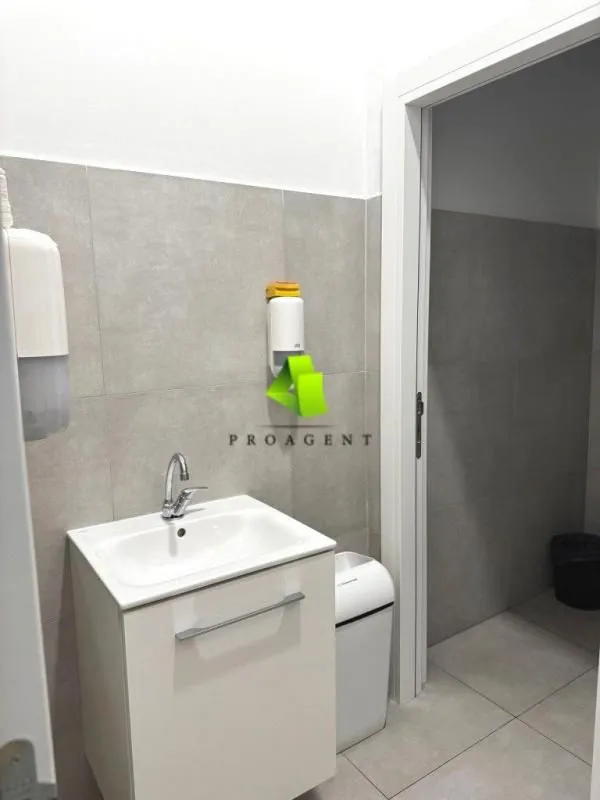 Rent, office space, 207m², Medijana, Niš