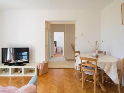 Izdavanje, jednosoban stan, 55m², Centar, Budva - image 9