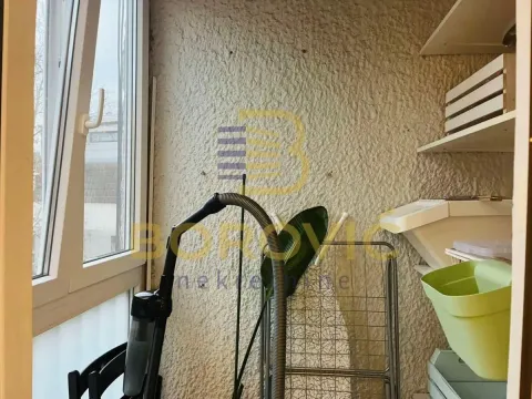 Izdavanje, trosoban stan, 90m², Kalenić Pijaca, Vračar Sve Podlokacije - image 13