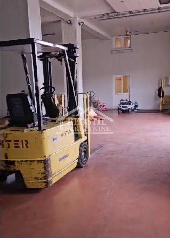 Prodaja, poslovni prostor, 792m², Grocka, Beograd