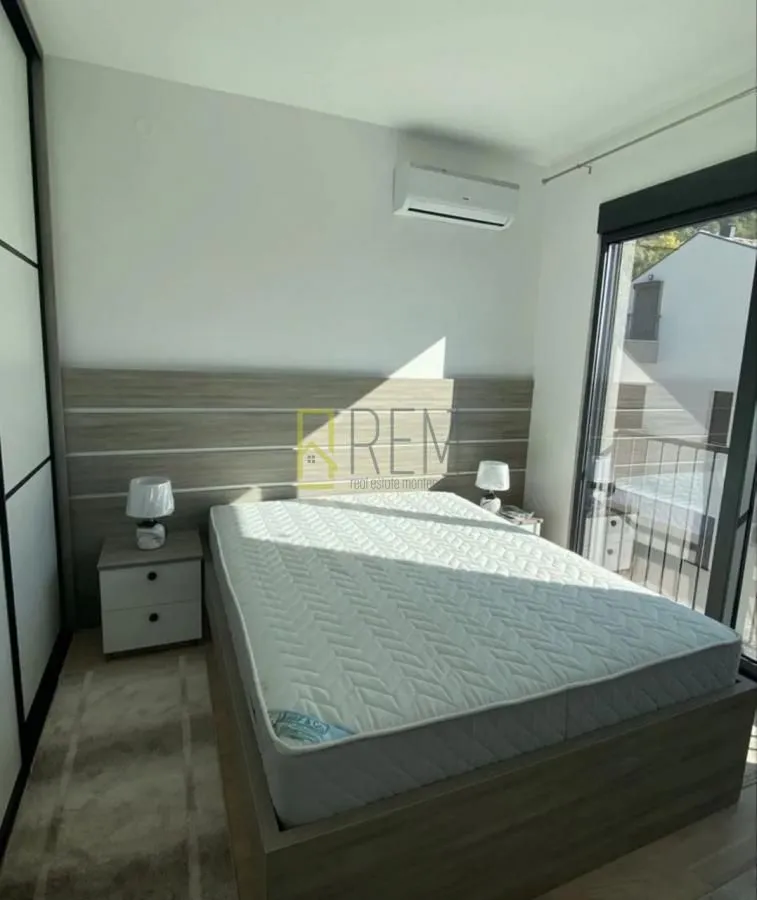 Prodaja, dvosoban stan, 80m², Tivat, Crna Gora