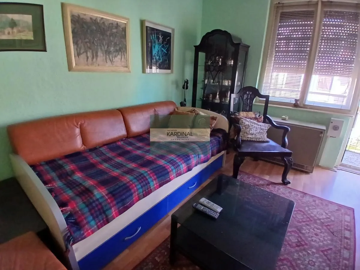 Prodaja, trosoban stan, 79m², Centar, Jagodina