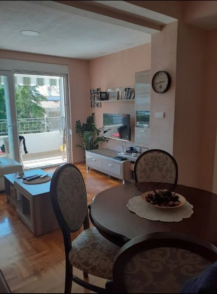Rent, two bedroom apartment, 60m², Centar, Bar