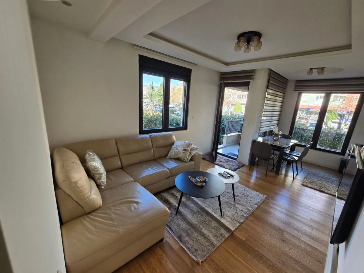 Izdavanje, jednosoban stan, 45m², Blok 9, Podgorica