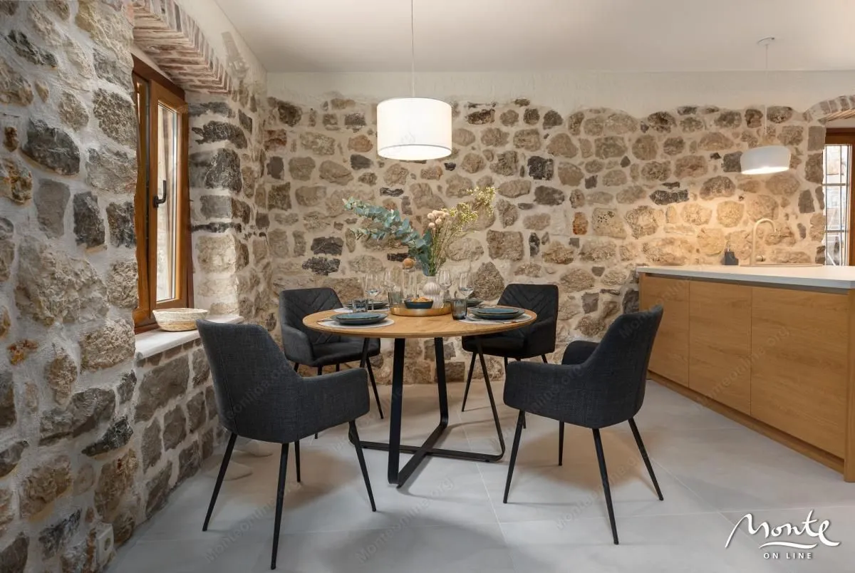 Sale, house, 110m², Kotor, Crna Gora