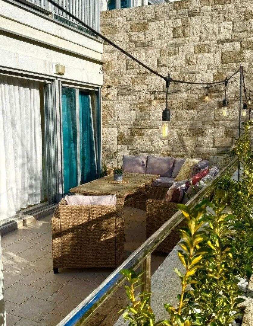 Sale, one bedroom apartment, 74m², Dobrota, Kotor