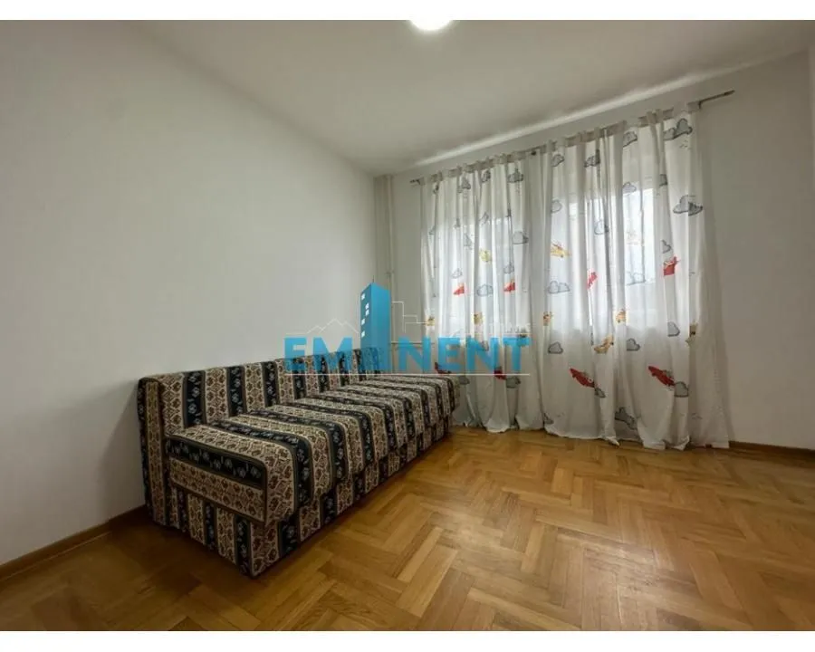 Izdavanje, trosoban stan, 80m², Autokomanda, Voždovac Sve Podlokacije