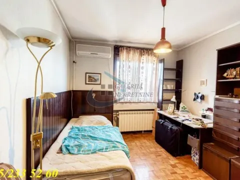 Sale, four bedroom apartment, 142m², Zemun Centar, Zemun Sve Podlokacije - image 10