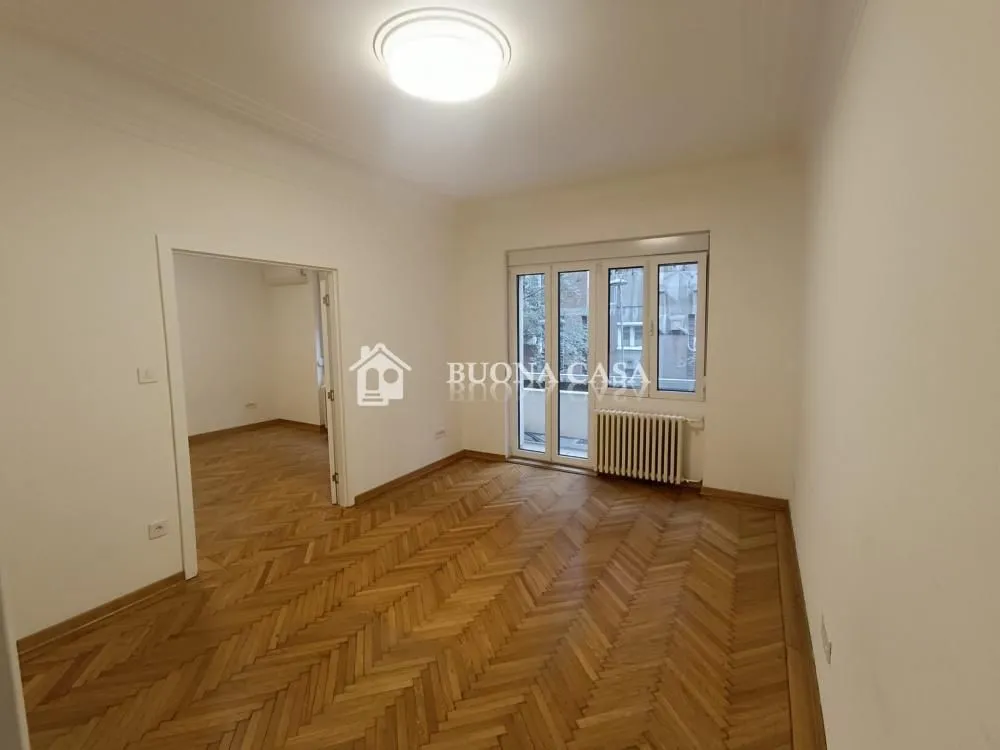 Izdavanje, četvorosoban stan, 120m², Stari Grad, Beograd