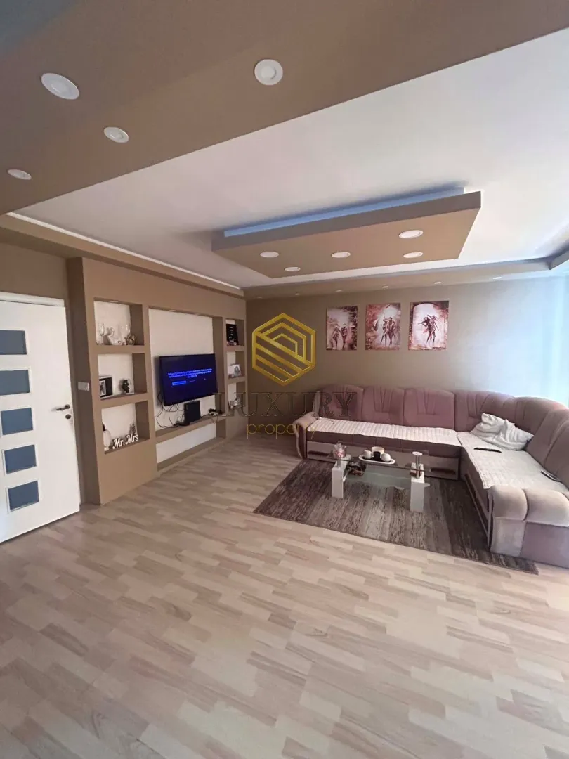 Prodaja, kuća, 220m², Donji Kokoti, Podgorica