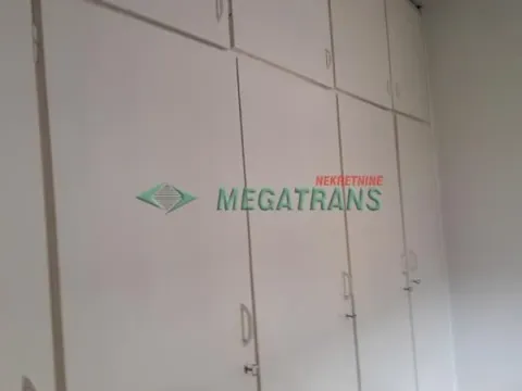 Izdavanje, četvorosoban stan, 97m², Centar, Novi Sad - image 2