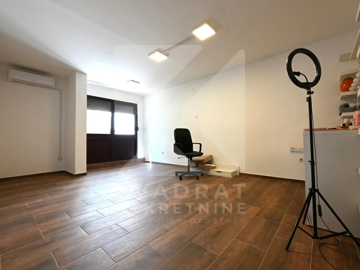 Rent, office space, 80m², Blok 5, Podgorica