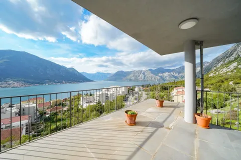Prodaja, četvorosoban stan, 158m², Dobrota, Kotor - image 20