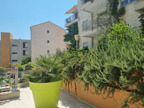 Prodaja, dvosoban stan, 54m², Petrovac, Budva - image 13