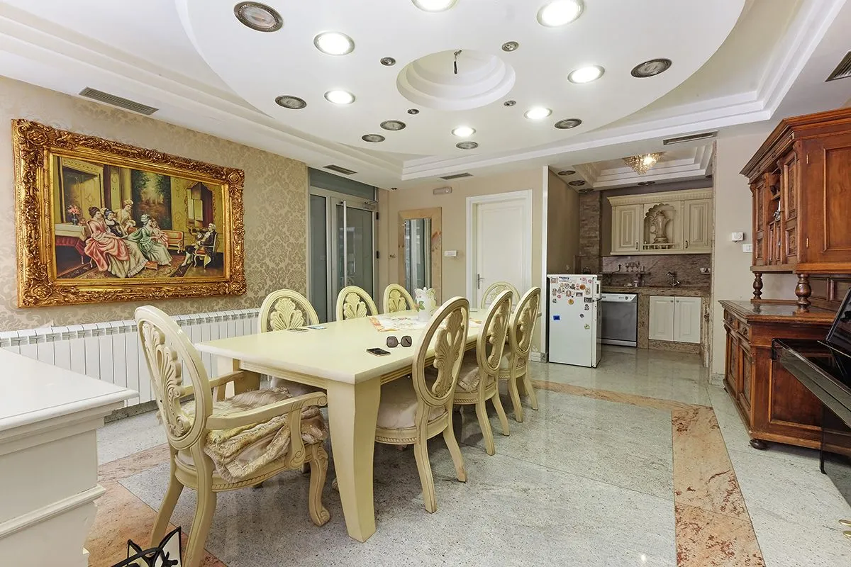 Sale, four bedroom apartment, 200m², Vračar Hram, Vračar Sve Podlokacije