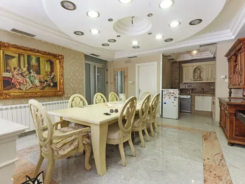 Prodaja, četvorosoban stan, 200m², Vračar Hram, Vračar Sve Podlokacije - image 10