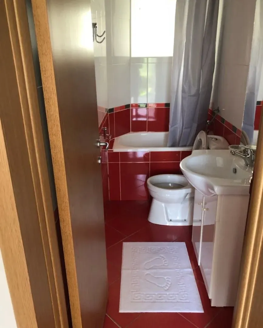 Rent, house, 80m², Centar, Cetinje