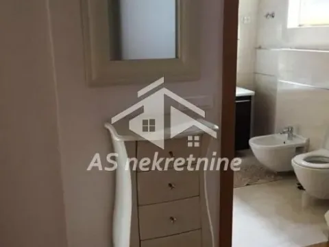 Izdavanje, trosoban stan, 100m², Stari Grad, Beograd - image 14