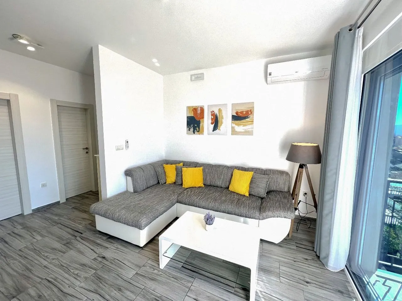 Prodaja, stan, 55m², Tivat, Crna Gora