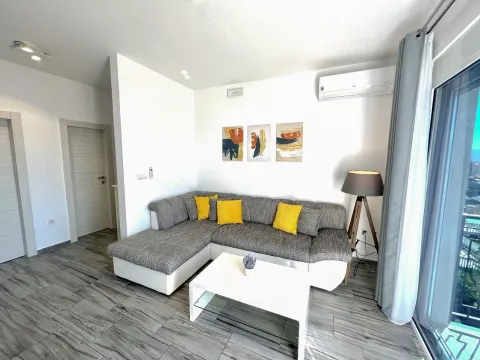 Prodaja, stan, 55m², Tivat, Crna Gora - image 9