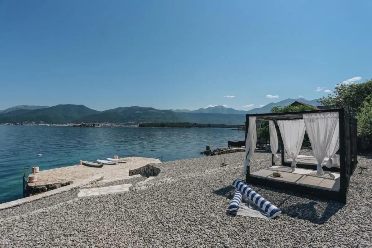 Prodaja, kuća, 517m², Krašići, Tivat