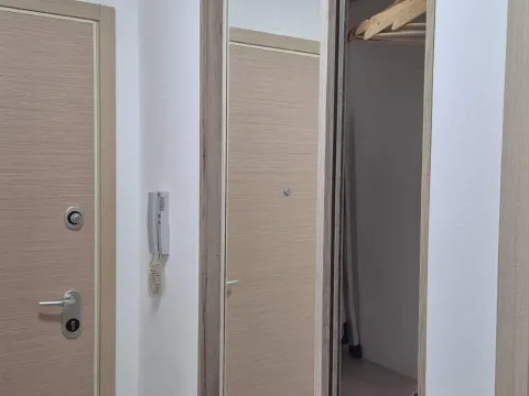 Rent, one bedroom apartment, 43m², City Kvart, Podgorica - image 8