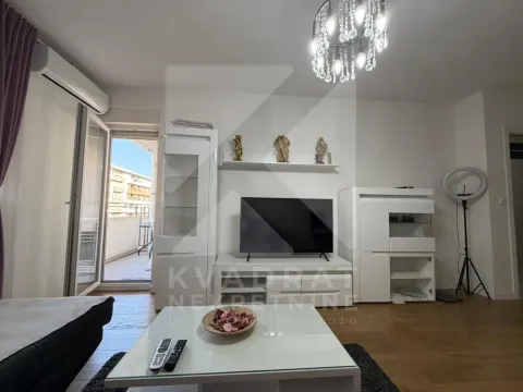 Rent, one bedroom apartment, 49m², Central Point, Podgorica - image 3