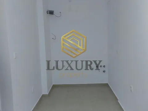 Prodaja, jednosoban stan, 41m², Stari Aerodrom, Podgorica - image 9