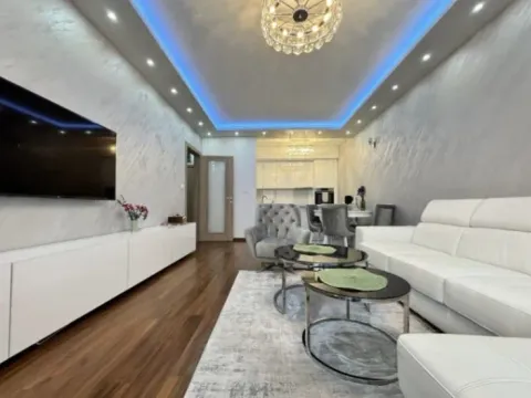 Izdavanje, dvosoban stan, 74m², Master Kvart, Podgorica