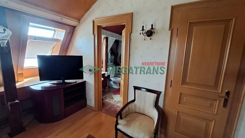 Izdavanje, stan, 260m², Centar, Novi Sad